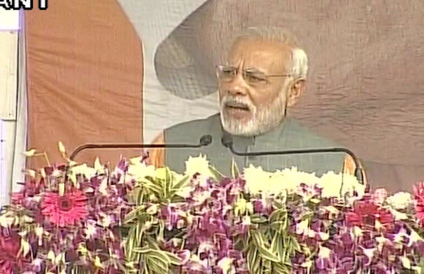 मेरठ: पीएम नरेंंद्र मोदी बोले- यूपी को सपा-कांग्रेस-अखिलेश-माया (SCAM) से मुक्ति चाहिए