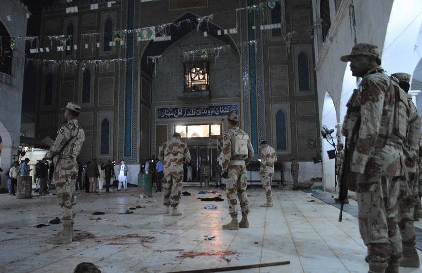 Sehwan Shrine Blast, Pakistan Sufi Shrine, Bomb Blast, Sehwan Blast, Lal Shahbaz Qalandar, Lal Shahbaz Qalandar Shrine, Sufi shrine, Pakistan Blast, Blast in Pakistan, Breaking News, World