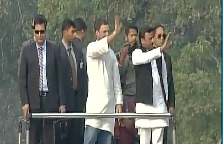 rahul gandhi, akhilesh yadav, rahul gandhi road show, akhilesh yadav road show, rahul akhilesh road show, samajwadi party, congress, SP congress road show, UP elections, uttar pradesh elections 2017, UP polls 2017