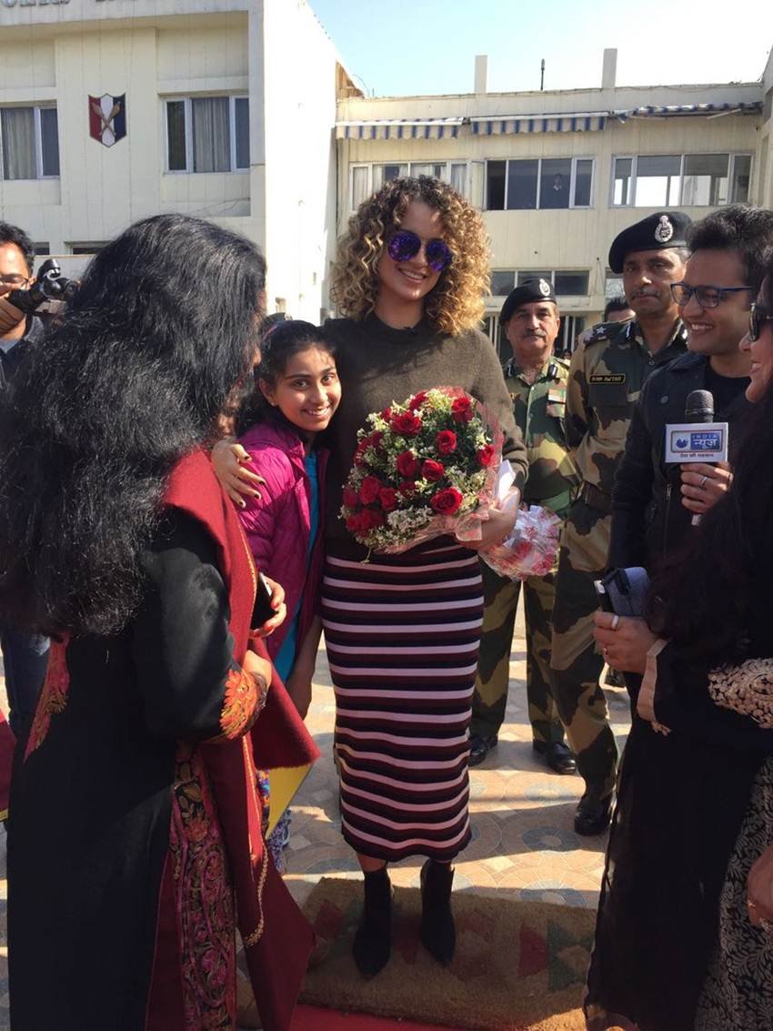 "Kangana Ranaut, Kangana, rangoon, BSF jawans, kangana meets bsf jawans, Army camp, frontier headquarters jammu