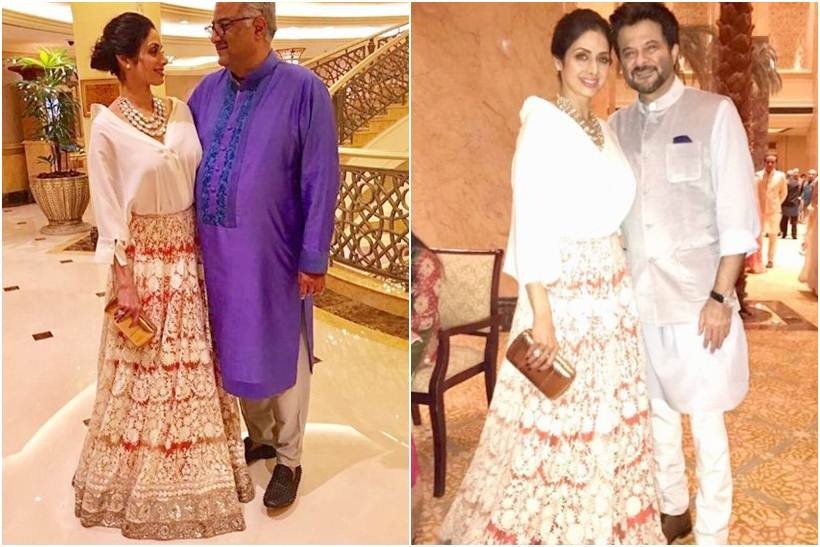 पति बोनी कपूर और जीजा अनिल कपूर के साथ तस्वीर क्लिक करवातीं श्रीदेवी।