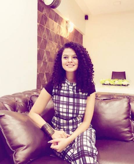 Bollywood Singer palak muchhal, SInger Palak muchhal, Indian Singer palak Muchhal, palak muchhal made Guinness Book and Limca Book of World Records, Palak Muchhal social work