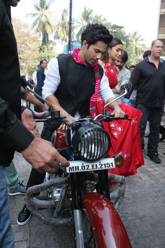 वरुण और आलिया भट्ट की यह फिल्म मार्च में रिलीज होने वाली है।