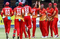 Live Afghanistan vs Zimbabwe: चौथे वनडे में जिम्‍बाब्‍वे ने 111 रन पर समेटी अफगानिस्‍तान की पारी