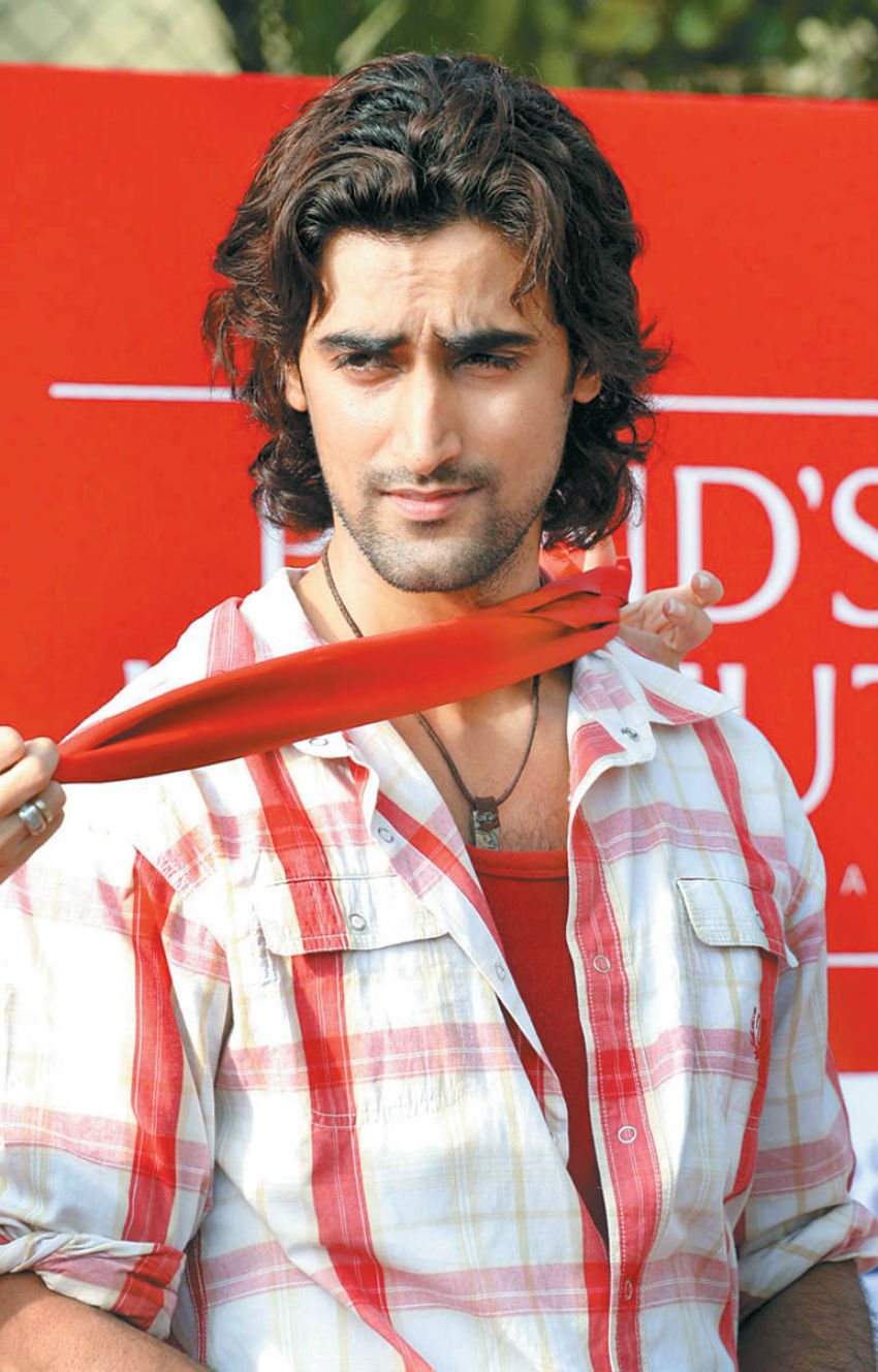 Kunal Kapoor latest movie news, Kunal Kapoor latest news hindi, Mohit Marwah latest news, Mohit Marwah latest news hindi, Mrudula Murali latest news, Mrudula Murali latest hindi news, amit sadh latest news, Tigmanshu Dhulia latest news, ina, desh raag, red fort trails, delhi, may, rs tv seo gurdeep singh, 1940, red fort, bollywood news