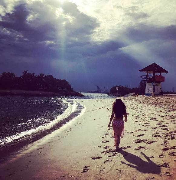 देवोलीना घूमने फिरने की खासी शौकीन हैं। कुछ समय पहले वो अपना मां के साथ घूमने गई थीं।