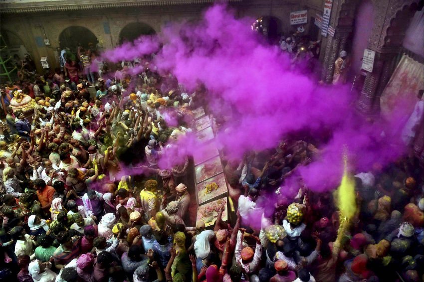 festival of colours, holi, mathura, Vrindavan, barsana, bihari ji, temple, famous temple, nitish kumar, varansi, patna, world women day, chief minister, bihar