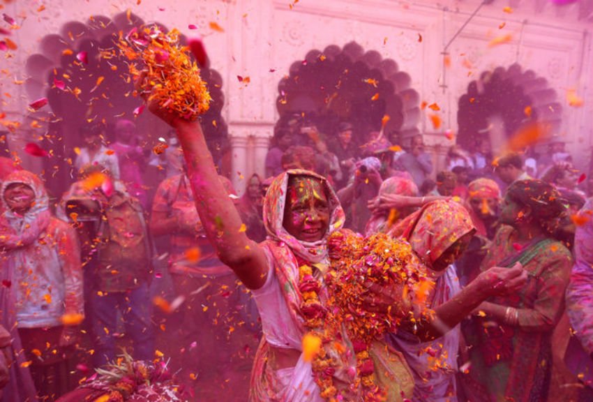 festival of colours, holi, mathura, Vrindavan, barsana, bihari ji, temple, famous temple, nitish kumar, varansi, patna, world women day, chief minister, bihar