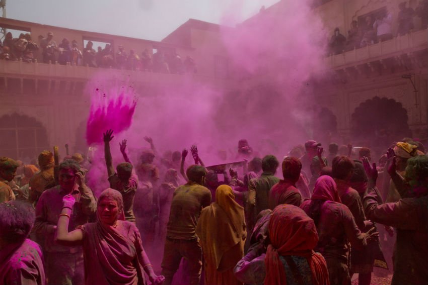 festival of colours, holi, mathura, Vrindavan, barsana, bihari ji, temple, famous temple, nitish kumar, varansi, patna, world women day, chief minister, bihar