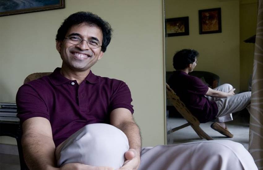 Harsha Bhogle, BCCI, Harsha Bhogle return into commentry box, Tenth Season of IPL, Indian Premier Legue, Amitabh Bachchan and Harsha Bhogle controversy, Harsha Bhogle and Mahendra Singh Dhoni, Renowned Cricket Commentator Harsha Bhogle, Cricket News, Sports News