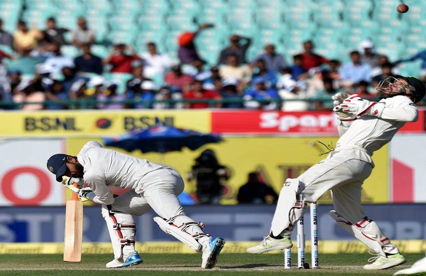 Live Cricket Score, India vs Australia 4th Test: तीसरे दिन एक शॉट खेलते हुए भारतीय बल्लेबाज रविंद्र जाडेजा।
