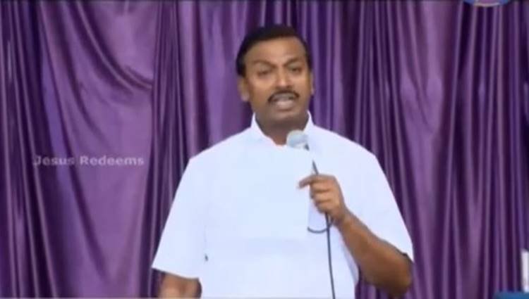 विवादास्पद ईसाई उपदेशक मोहन सी लाजरस।