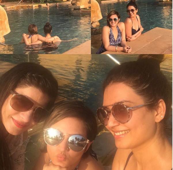 ब्लैक बिकिनी में करिश्मा बोल्ड और ब्यूटिफुल नजर आ रही हैं।