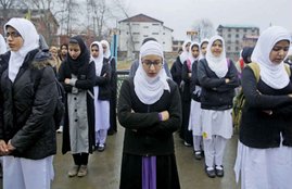 kashmir School Re open, kashmir Valley School, Kashmiri Student, Kashmiri School Student