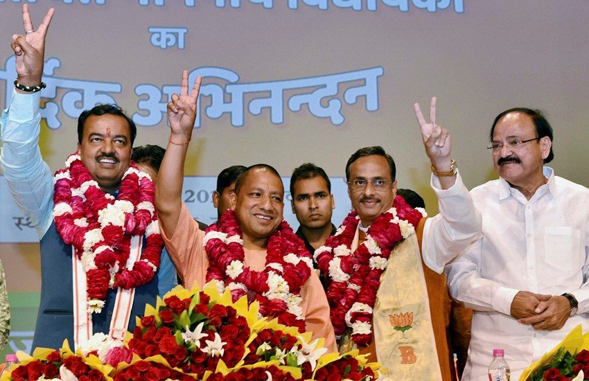 भाजपा विधायक दल की बैठक के बाद योगी आदित्यनाथ, केशव प्रसाद मौर्य, दिनेश शर्मा। 