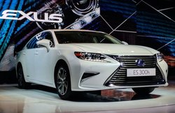 तीन वैरिएंट में लॉन्च हुई लग्जरी कार Toyota Lexus, 55 लाख रुपए है शुरुआती कीमत