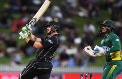 मार्टिन गप्टिल की रिकॉर्ड पारी से न्यूजीलैंड ने दक्षिण अफ्रीका पर दर्ज की धमाकेदार जीत