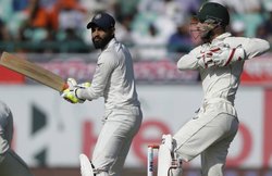 वीडियो: जब मैथ्‍यू वेड ने रवींद्र जडेजा से पूछा, ‘बता न, मा*******द का मतलब क्‍या है?’