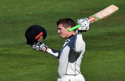 वेलिंगटन टेस्ट : न्यूजीलैंड ने पहली पारी में बनाए 268 रन, हेनरी निकोलस ने ठोका शतक