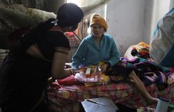 बुजुर्गों की सुध