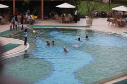 लगभग हर स्विमिंग पूल में पेशाब, रिसर्चर्स ने बताई मात्रा