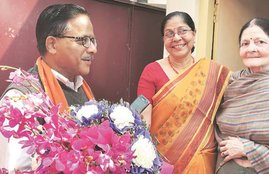 uttar pradesh assembly elections 2017, gorakhpur city, bjp candidate, yogi adityanath, rss, sangh pariwar, bjp, election office, BJP, Radha Mohan Das Agrawal, bharatiya janta party, jansatta