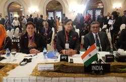 शशि थरूर ने भाजपा सांसदों के संग पाकिस्तान दौरे की तस्वीर की शेयर, यूजर ने कहा- …फिर पहुंच गए बिरयानी खाने