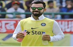 वीडियो: मैदान में ना होते हुए भी विराट कोहली ने शानदार तरीके से निभाई कप्तान की जिम्मेदारी, पेश की मिशाल