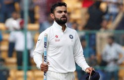 अॉस्ट्रेलियाई मीडिया ने विराट कोहली पर चलाया भद्दा कैंपेन, कुत्ते, बिल्ली और पांडा से की तुलना