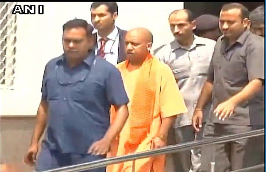Yogi Adityanath, CM Yogi Adityanath, KJMC, KJMU, Gangrape victim, Gangrape survivor, UP news, Lucknow news, Latest news, UP news Hindi, Acid attack, Crime, Crime against women