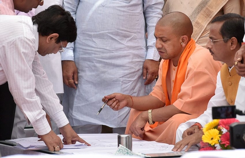 Yogi Adityanath, Gomti River Front, Gomti River, Gomti River Front Development, Clean Gomti, Akhilesh Yadav
