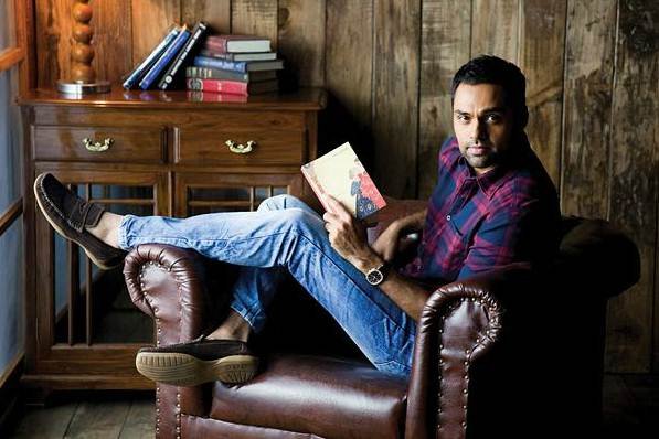 अभय देओल ने शुरुआत में अकेले ही फिल्में की लेकिन साल 2011 में आई जोया अख्तर की फिल्म जिंदगी मिलेगी ना दोबारा कमाई के मामले में काफी अच्छी रही। उनकी परफॉर्मेंस पसंद की गई।