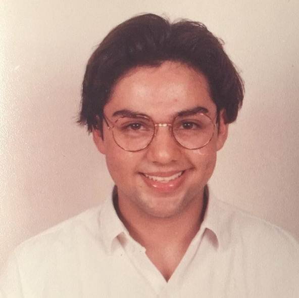 अभ स्कूल के दिनों से ही थिएटर करते थे। अभय ने बताया 18 साल की उम्र में मैने फैसला किया कि मैं एक्टिंग करना चाहता हूं। लेकिन इस सबमें मुझे 10 साल लगे क्योंकि मैं फिल्मों के लिए पढ़ाई नहीं छोड़ना चाहता था।