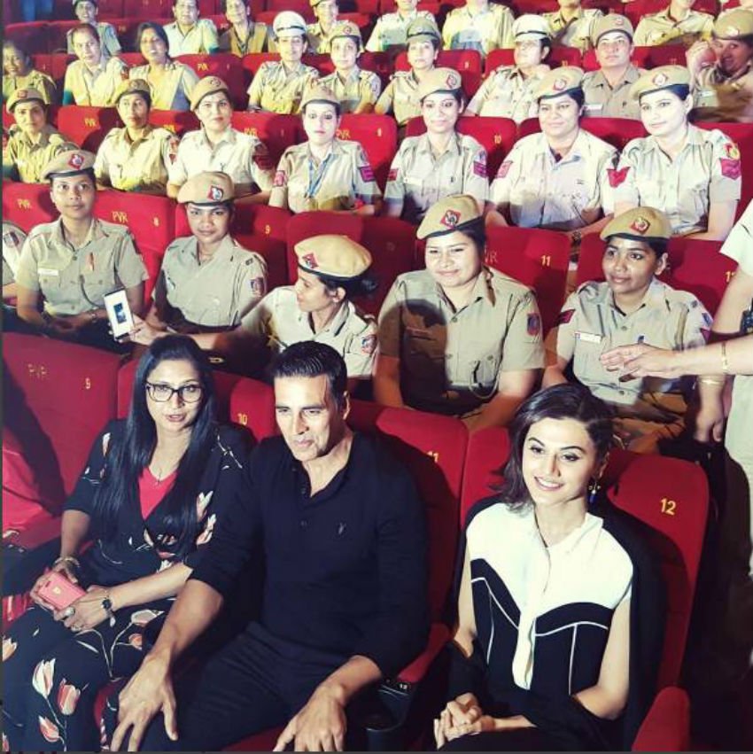 बॉलीवुड की सबसे पहली स्पिन-ऑफ फिल्म नाम शबाना जोरों-शोरों से प्रमोट हो रही है। तापसी पन्नू, मनोज बाजपेयी और अक्षय कुमार जम कर इसे प्रमोट करने में लगे हुए हैं और लोग भी इन प्रमोशन्स को बहुत एन्जॉय कर रहे हैं। इस बार नाम शबाना की टीम ने कुछ अलग करने की कोशिश की..इन तस्वीरों को देख कर आप समझ जायेंगे-