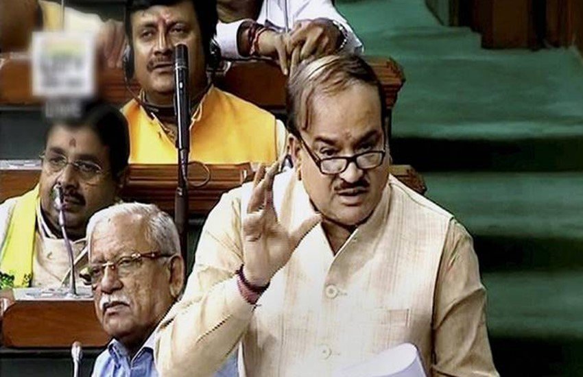 अनंत कुमार ने अध्यक्ष सुमित्रा महाजन से कहा कि पूरा सदन इस मामले में उनके साथ है। (Image Source: PTI)
