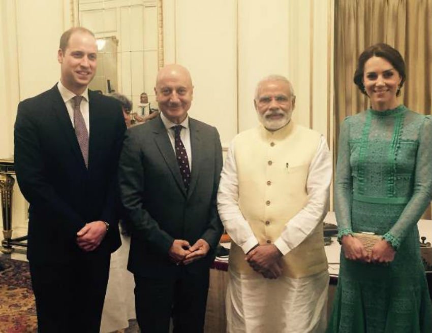 anupam kher,kiran kher, birtheday, celeberation, anil kapoor, nana patekar, sikandar kher, aupam kher birthday, aupam kher bday, aupam kher b'day, jansatta,jansatta online, hindi online, hindi news