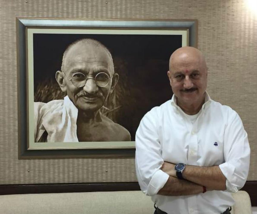 anupam kher,kiran kher, birtheday, celeberation, anil kapoor, nana patekar, sikandar kher, aupam kher birthday, aupam kher bday, aupam kher b'day, jansatta,jansatta online, hindi online, hindi news
