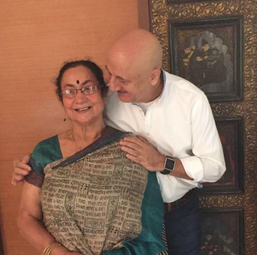 anupam kher,kiran kher, birtheday, celeberation, anil kapoor, nana patekar, sikandar kher, aupam kher birthday, aupam kher bday, aupam kher b'day, jansatta,jansatta online, hindi online, hindi news