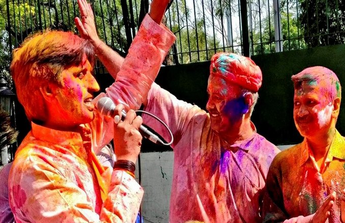 वीडियो: ‘मोदी की मेहनत से सबकी उतर गई पतलून’, कुमार विश्वास ने गाया गाना, पंजाब की हार पर AAP का भी मजाक उड़ाया