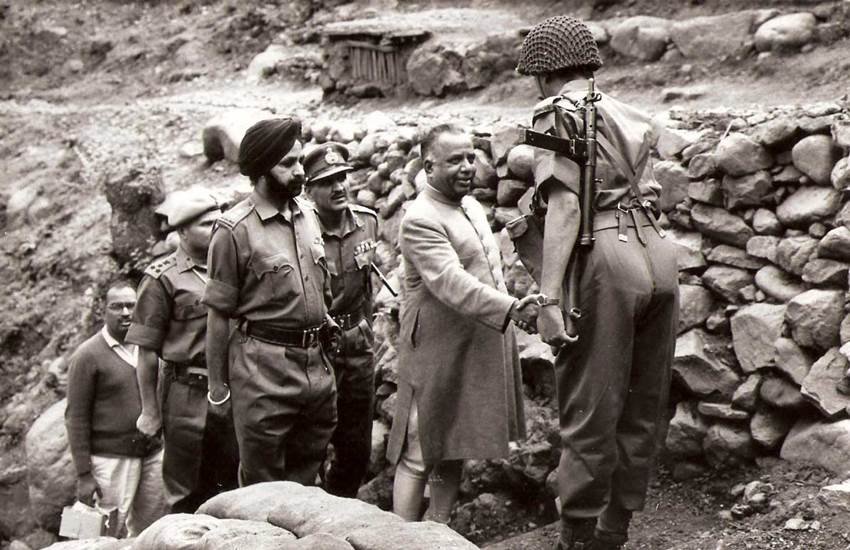 पाकिस्तानी सेना ने 1971 में भारतीय सेना के सामने समर्पण किया और बांग्लादेश का गठन हुआ पाकिस्तानी सेना ने 1971 में भारतीय सेना के सामने समर्पण किया और बांग्लादेश का गठन हुआ