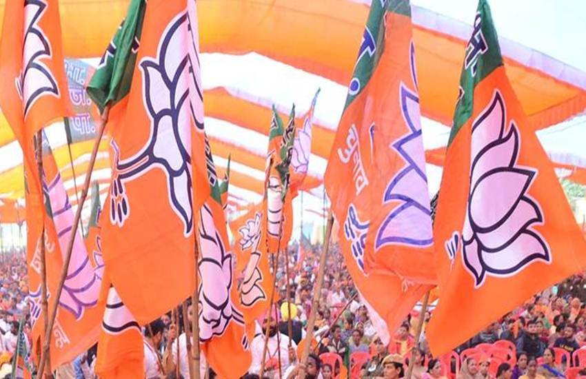 MCD Election 2017, Arvind kejriwal, Manoj tiwary, BJP, AAP, Congress, दिल्ली नगर निगम चुनाव 2017, Saffron bike, Saffron helmet, Delhi, Delhi news, Latest news