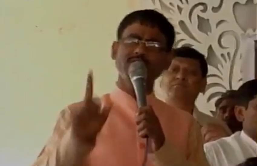 बीजेपी विधाय़क विक्रम सैनी ने दिया विवादित बयान। (ANI Photo)