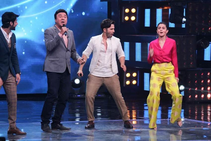 Varun Dhawan,The Voice India,Shaan,Salim Merchant,Neeti Mohan,Benny Dayal,Badrinath Ki Dulhania,Alia Bhatt, Indian Idol seoson 9, Anu malik, Farah Khan, Sonu Nigam, Singing Reality Show