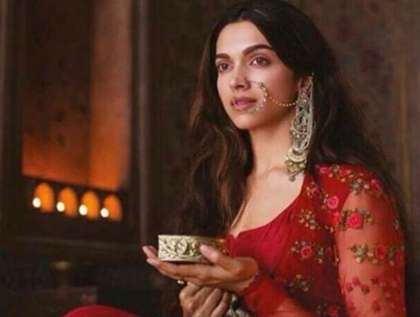 Deepika Padukone, Indian film actress, india, bollywood, bollywood latest news, bollywood latest news hindi, deepika selfie pics, deepika latest news, sanjay leela bhansali, padmavati movie