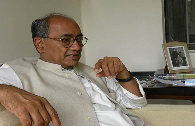 गोवा में सरकार बनाने का मौका गंवाने से दिग्विजय पर भड़के कांग्रेसी विधायक, कहा- लोग हंसी उड़ा रहे हैं