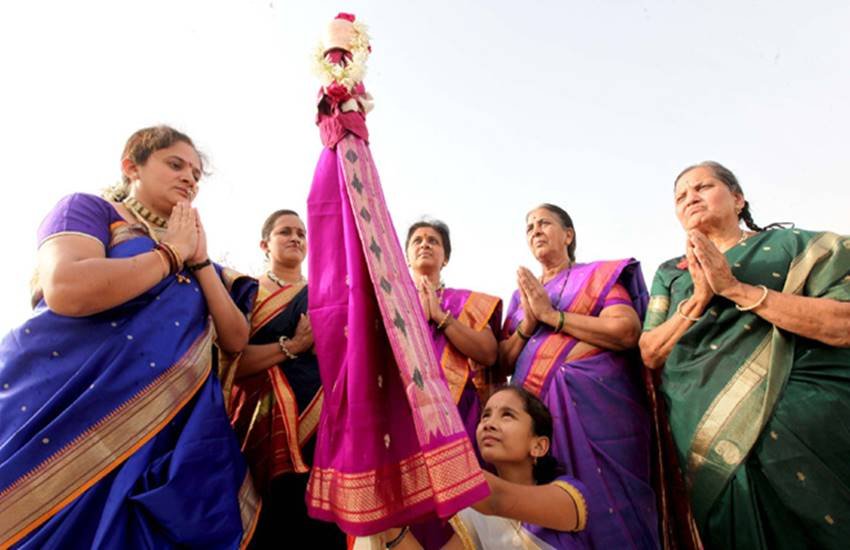 पारंपरिक रूप से गुड़ी पड़वा को जीत और आध्यामिक समृद्धि का प्रतीक है