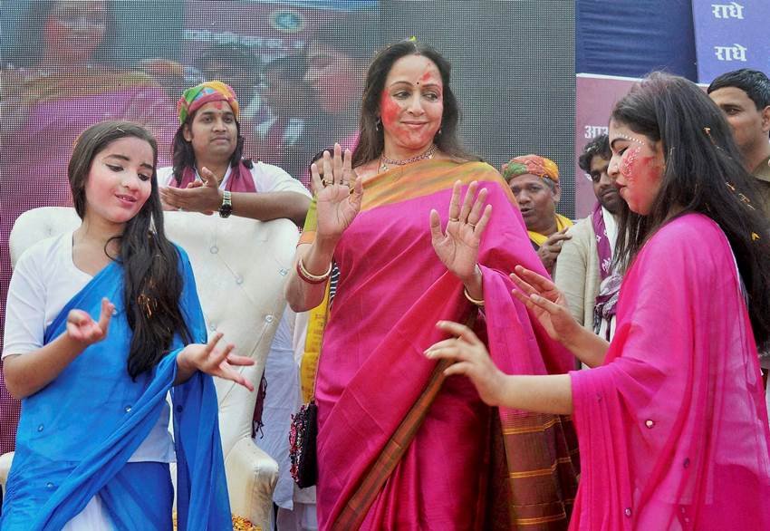 holi, holi celebrations, holi pics, holi photos, holi pictures, holi celebrations india, holi celebrations photos, holi celebrations pics, holi celebrations pictures, holi celebrations news, holi news