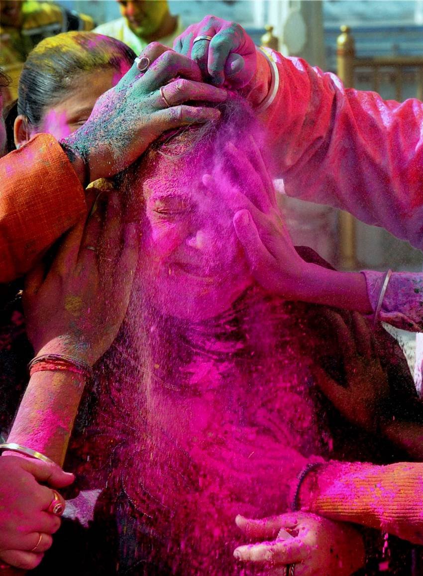 holi, holi celebrations, holi pics, holi photos, holi pictures, holi celebrations india, holi celebrations photos, holi celebrations pics, holi celebrations pictures, holi celebrations news, holi news