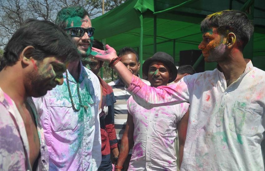 holi, holi celebration, holi 2017, Festival, holi Festival, lalu holi, lalu prashad yadav, बिहार, bihar, biahr health minister, बिहार के स्वास्थ्य मंत्री, होली, बिहार के मुख्यमंत्री, लालू प्रसाद यादव, बिहार के पूर्व मुख्यमंत्री, तेजप्रताप की फोटो, मुलायम सिंह यादव, मुख्‍यमंत्री अखिलेश यादव, मुख्‍यमंत्री अखिलेश यादव ने भी होली