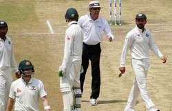 सरेआम अम्पायर के सामने कोहली ने किया स्मिथ के लिए अभद्र भाषा का प्रयोग